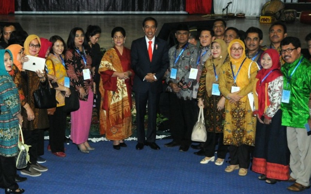 Jokowi Minta Menristekdikti Bicara Dengan Para Rektor Soal Masuknya Perguruan Tinggi Asing