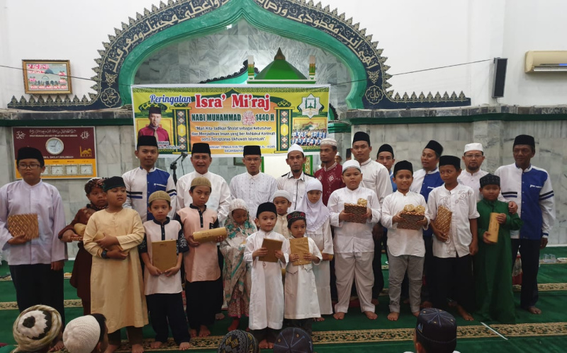 Memperingati Isra Miraj, Remaja Masjid Raya Al Ikhsan Gelar Berbagai Perlombaan