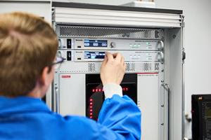 Tektronix expands MP5000 Series with 200-volt SMU to accelerate semiconductor and optical device validation