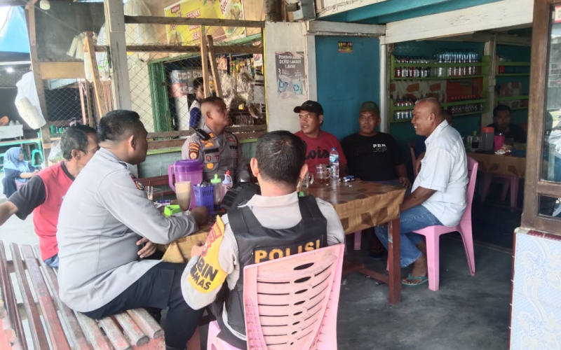 Kapolsek Tapung Hulu Pimpin Giat Jum'at Curhat Desa Bukit Kemuning