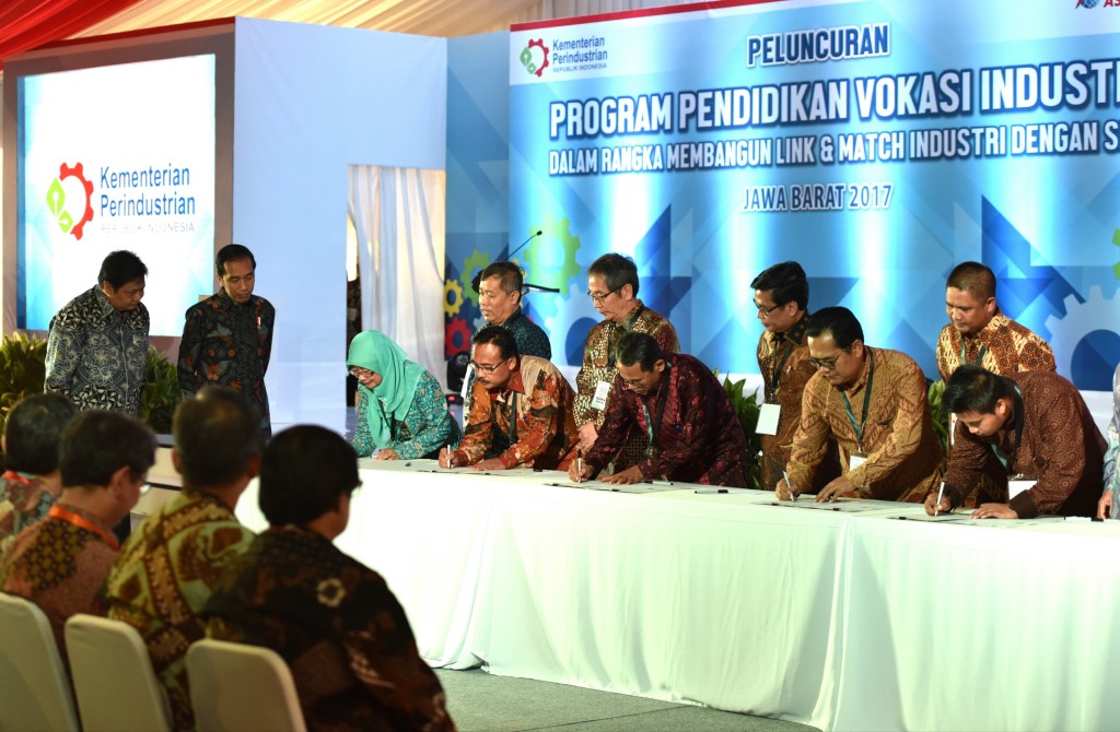 Peluncuran Program Vokasi, Presiden Jokowi : SMK Jangan Terjebak Kurikulum Lama