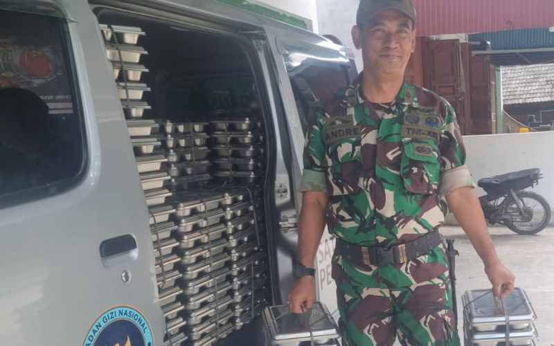 2.163 Siswa di Bukit Kapur Terima Makanan Bergizi Gratis, TNI Turut Kawal Distribusi