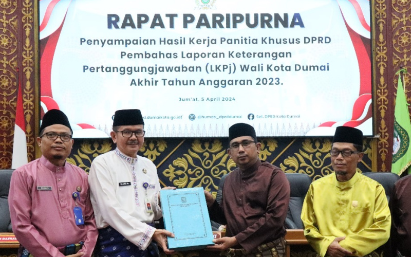 Penyampaian Hasil Kerja Pansus DPRD Pembahas LKPj Wali Kota Dumai Akhir TA 2023