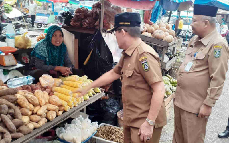 Pengunjung Pasar Bunda Sri Mersing Ramai, Disdag Dumai Imbau Gunakan Masker