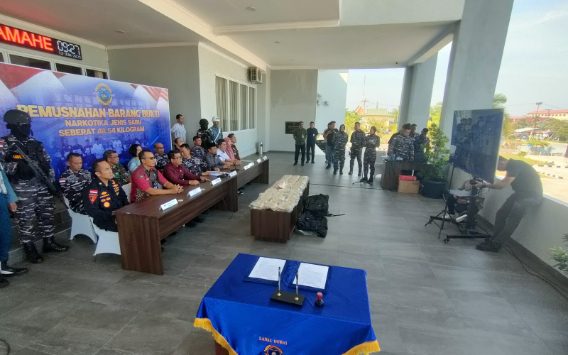 Komitmen Berantas Narkoba, Lanal Dumai Musnahkan BB Narkotika Sabu 48,54 Kg