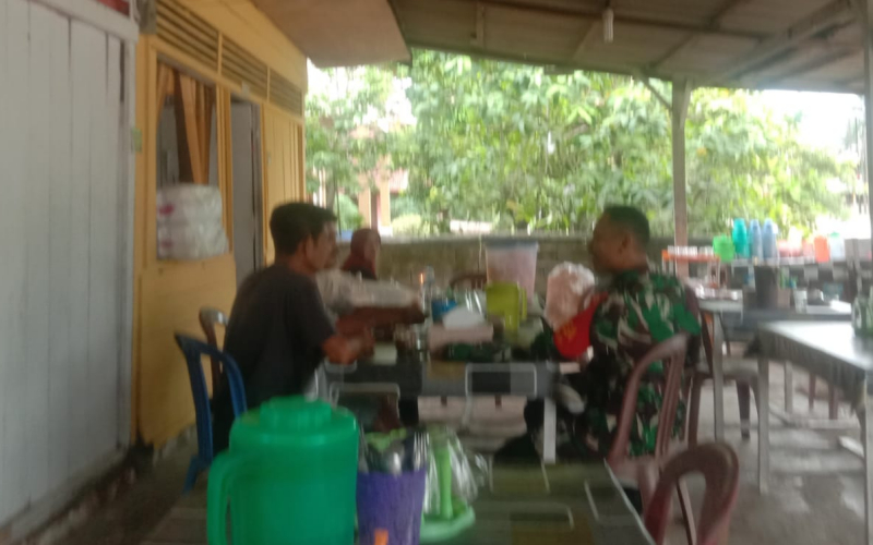 Babinsa dari Pos Ramil 02 Kampanye penerimaan Secaba PK dan Cata PK TNI AD