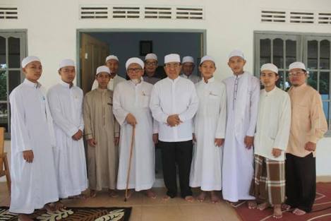 Bupati Inhil Silaturahmi ke Ponpes Yasin Banjarbaru, Kalimantan Selatan