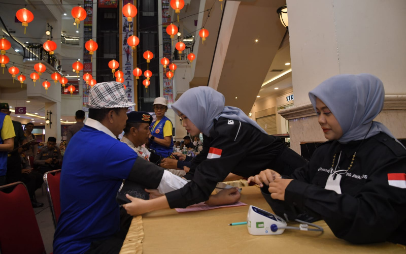 Donor Darah PWI Riau Berhasil Kumpulkan 150 Kantong Darah