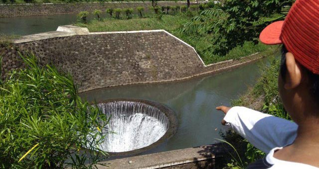 Ada 'Sumur' Misterius di Tengah Sungai