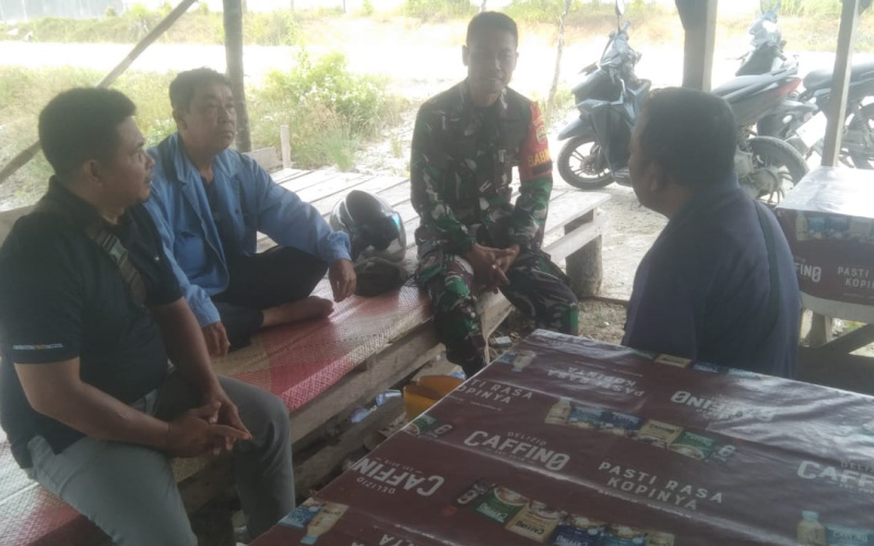 Patroli Rutin, Babinsa Koramil 03 Cegah Karhutla di Wilayah Rawan
