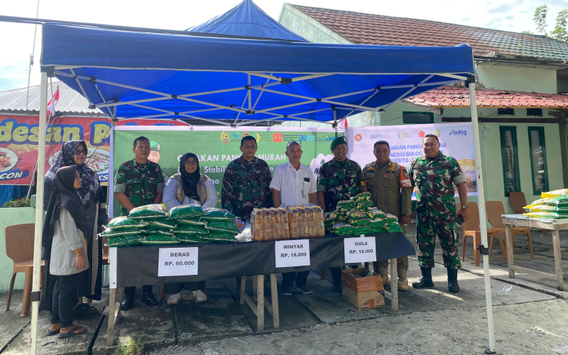TNI Bersama Bulog Hadirkan Pasar Murah di Dumai, Warga Antusias Serbu Kebutuhan Pokok