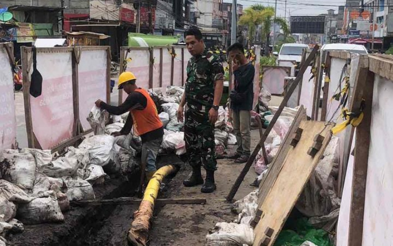 Babinsa Koramil 03 Patroli Pengamanan di Proyek Strategis