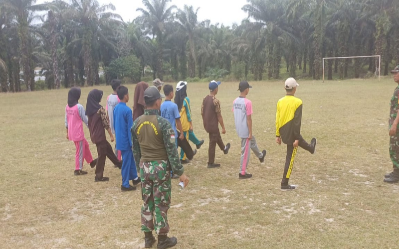 Sambut Hari Kemerdekaan, Personil Kodim Dumai Gelar Pelatihan Paskibraka