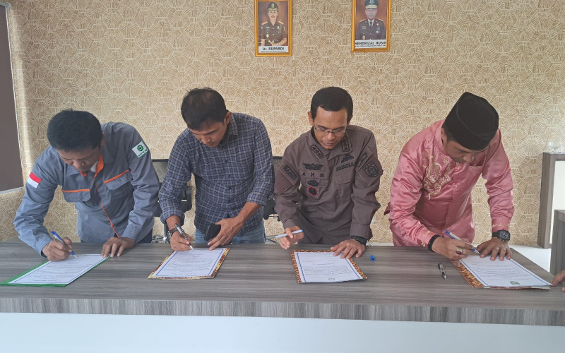 Di Kejari Dumai, Pihak yang Terlibat Proyek Jalan Sudirman Nyatakan Pakta Integritas