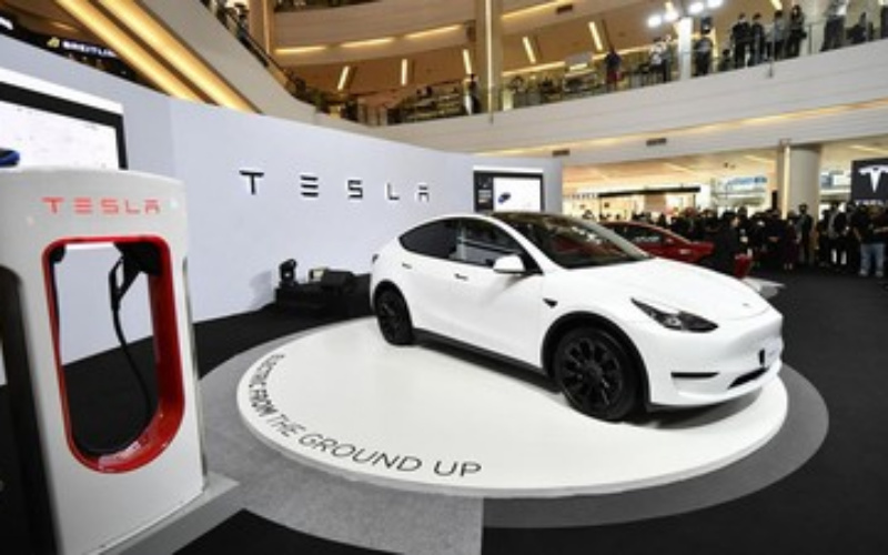 Mobil listrik Tesla di Malaysia Rp 600 Juta, RI Capai 2 Miliar