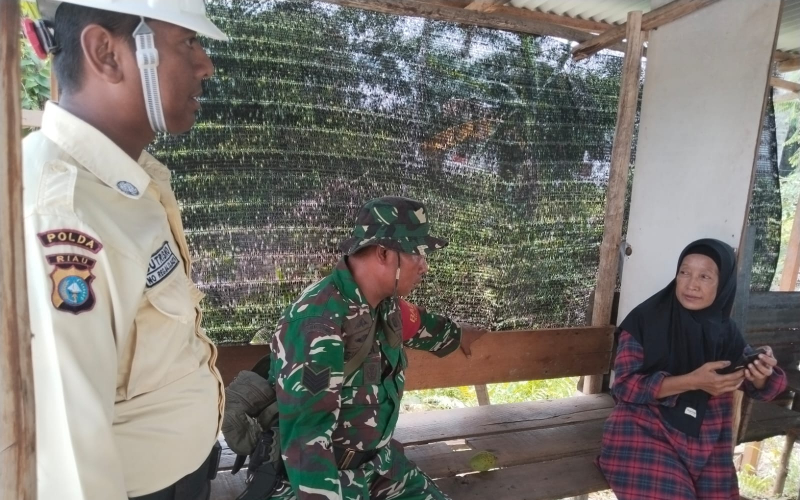 Patroli Gabungan Babinsa dan Security Pertamina Amankan Jalur Pipa Hulu Rokan