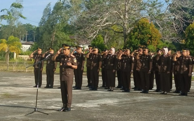 Kejari Dumai Ziarah dan Tabur Bunga di TMP Damai Sentosa