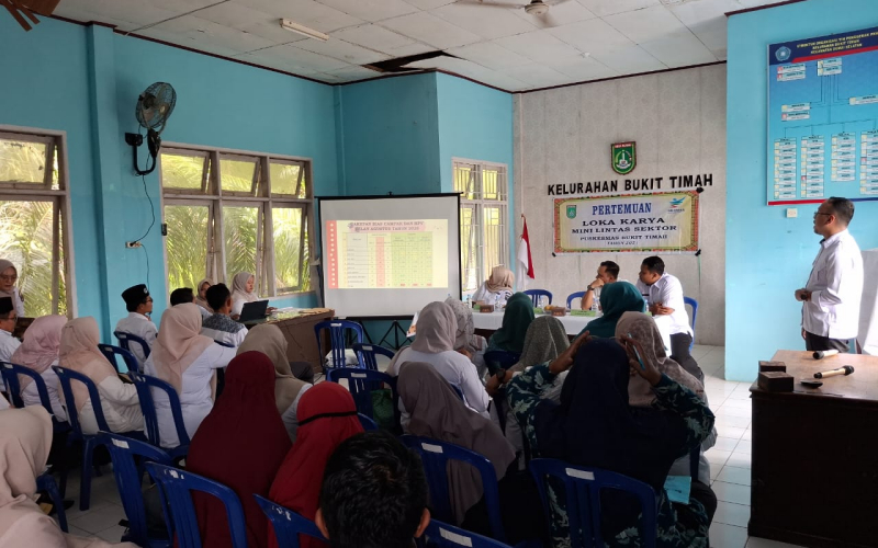 Babinsa Hadiri Loka Karya Lintas Sektor Bukit Timah, Perkuat Koordinasi Pembangunan Wilayah