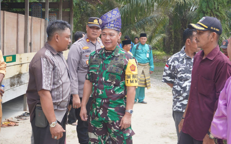 Dansatgas TMMD Sambut Rombongan Wasev AD di Sungai Geniot