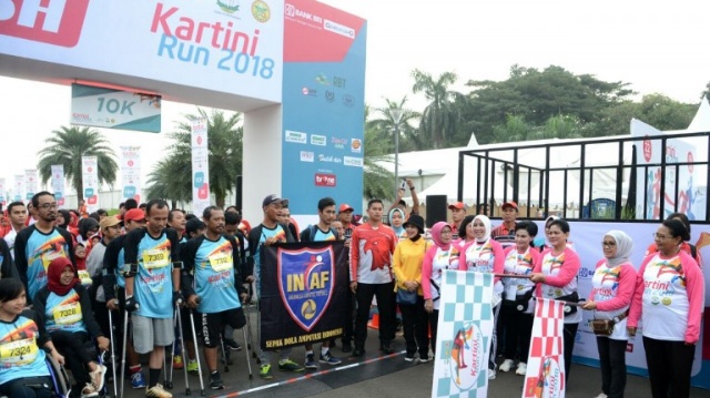Ibu Negara Iriana Lepas Peserta Kartini Run 2018 di Silang Monas