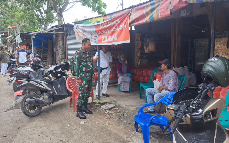 Pedagang Oleh-Oleh Direlokasi ke Pasar Lepin, Babinsa Lakukan Pendampingan