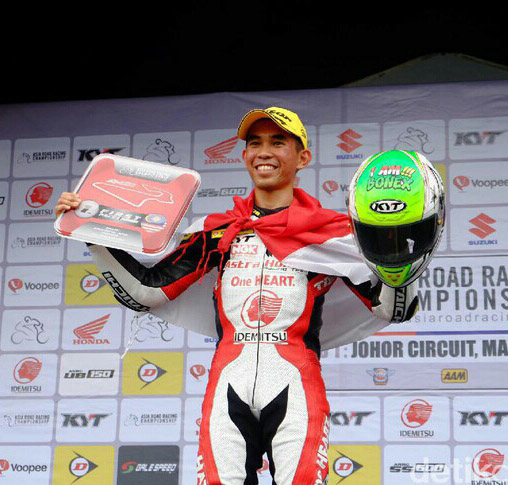 Menangi Race 1, Gerry Salim Kumandangkan Indonesia Raya di Johor