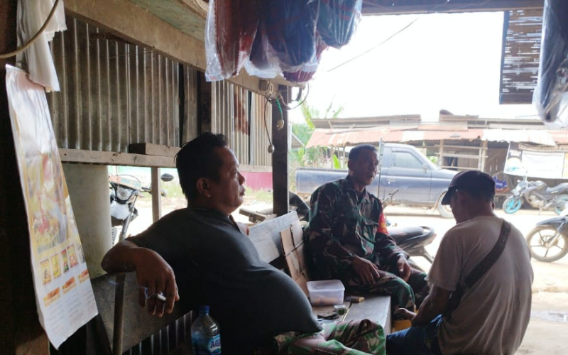 Babinsa Batu Teritip Peduli Masyarakat Sekitar, Gelar Komsos