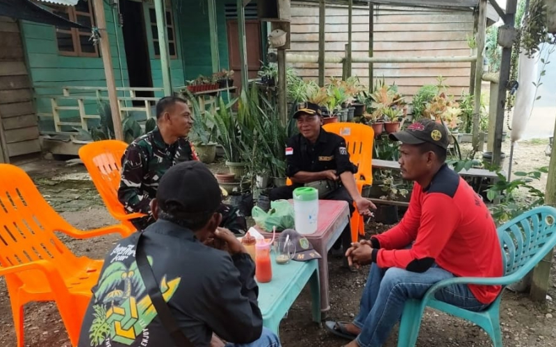 Lewat Komsos, Babinsa Batu Teritip Perkokoh Sinergi dengan Tokoh Masyarakat