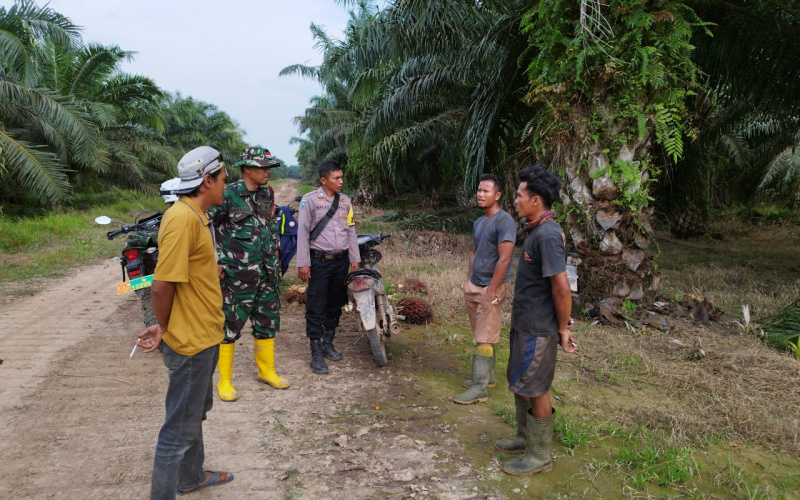 Gandeng Warga, Serda Miftah Komunikasi Sosial dan Patroli Karhutla