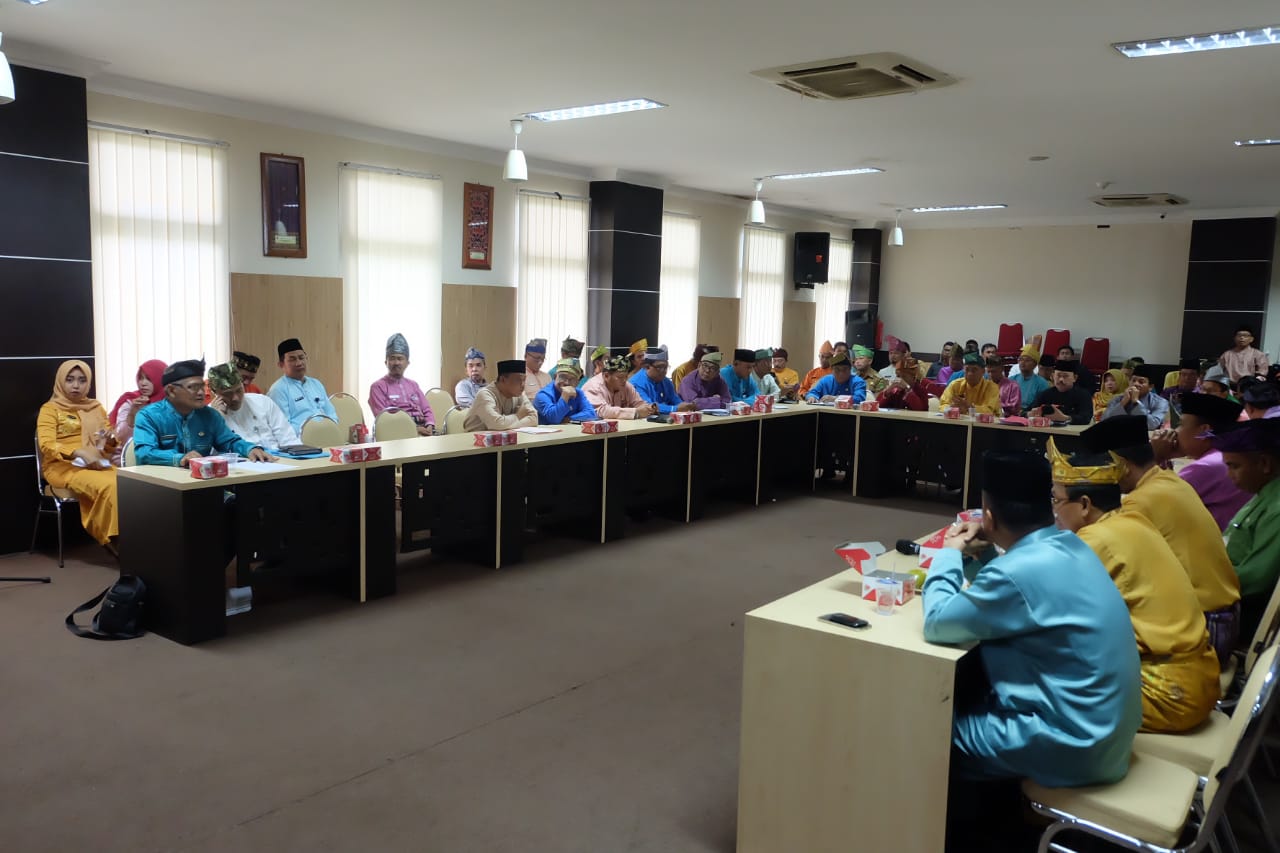 Bupati Perintahkan Jajaran Pemkab Inhil Jadwalkan Ulang Pertemuan Bahas Anjloknya Harga Kelapa