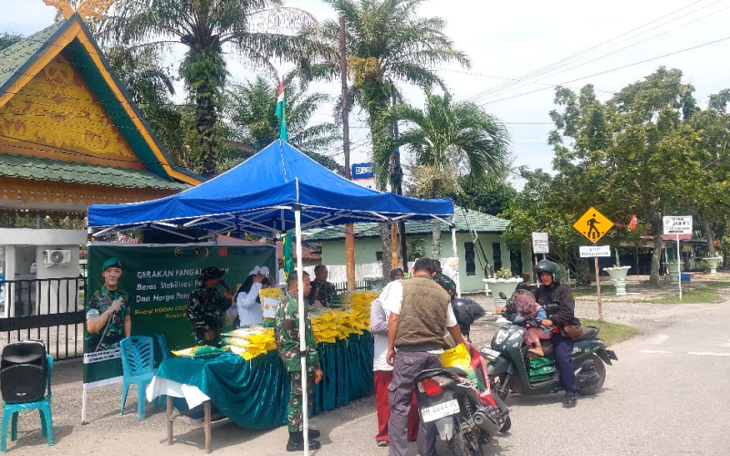 Pangan Murah di Makodim Dumai Disambut Antusias, Beras Laris Terjual