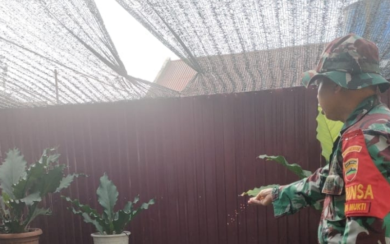 Babinsa Jaya Mukti Patroli Karhutla dan Budidaya Ikan Lele