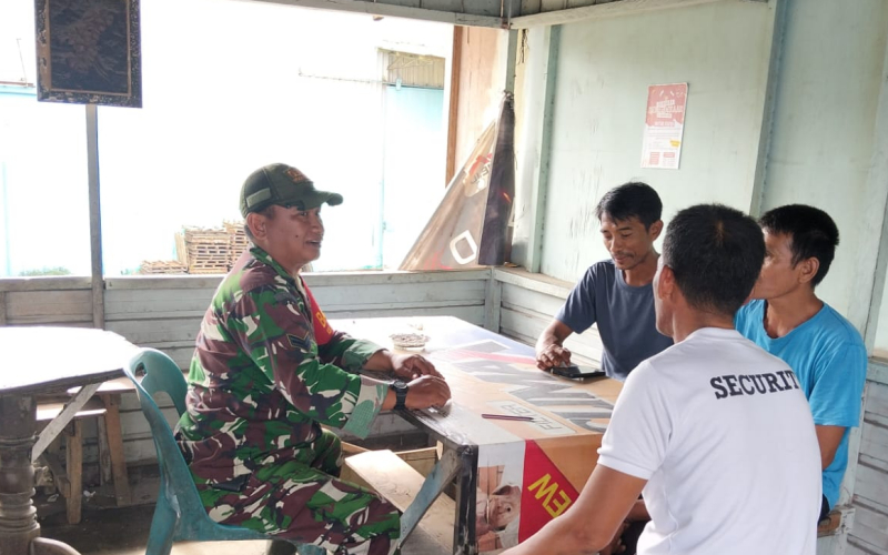 Babinsa Koramil 02 Intensifkan Patroli Jalur Pipa Minyak di Wilayah Dumai