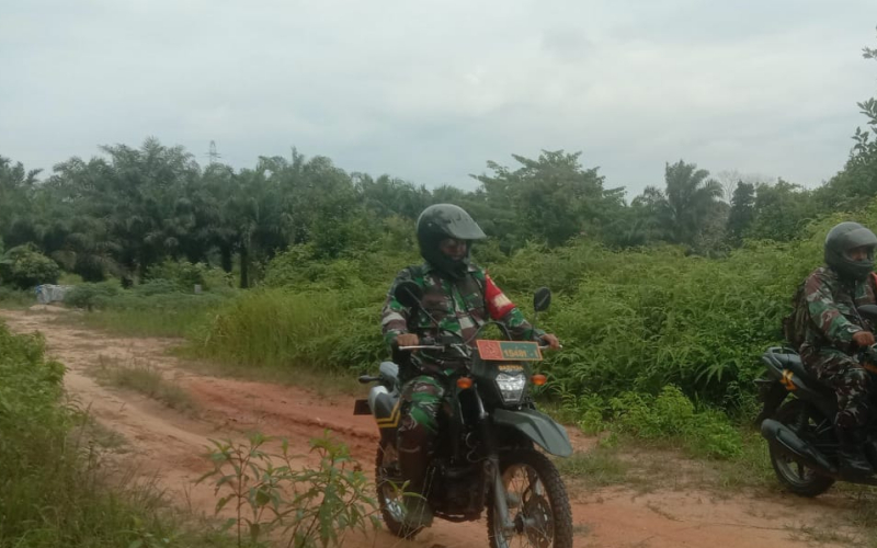 Cegah Karhutla, Babinsa Teluk Makmur dan Guntung Intensifkan Edukasi Warga