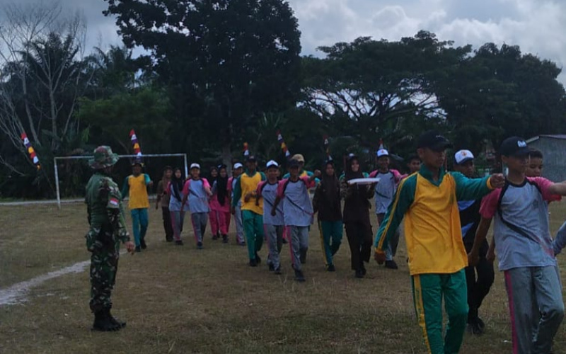 Sambut HUT RI, Koramil 03 Giat Pelatihan PBB Bagi Pelajar