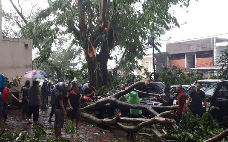 Puting Beliung Terjang Bogor, Puluhan Rumah Rusak
