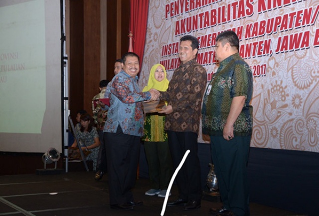 Diserahkan oleh Menpan RB, LAKIP Bengkalis Kembali Raih Level CC