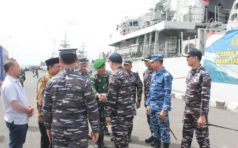 Sinergi TNI dan Forkopimda, KRI Bung Tomo-357 Disambut Hangat di Dumai