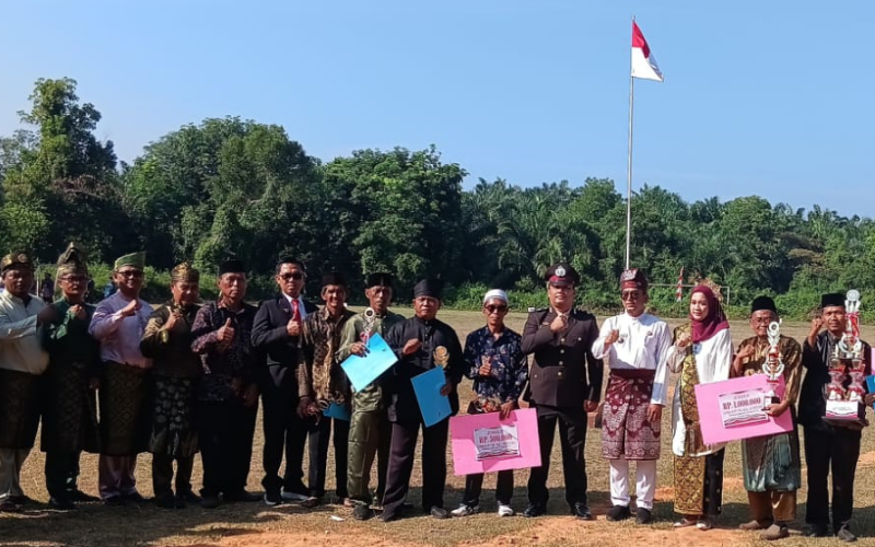 HUT ke-81 RI di Medang Kampai, Babinsa Serma Amrijon Teguhkan Semangat Persatuan