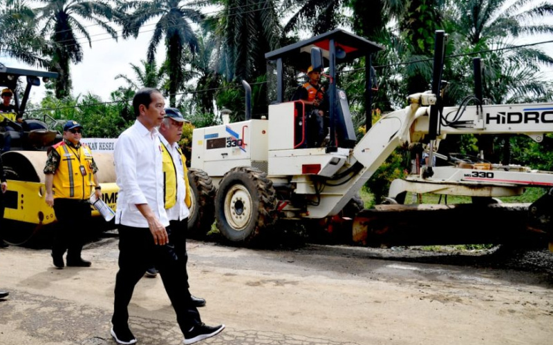 Jokowi Tinjau Perbaikan Infrastruktur Jalan di Provinsi Bengkulu