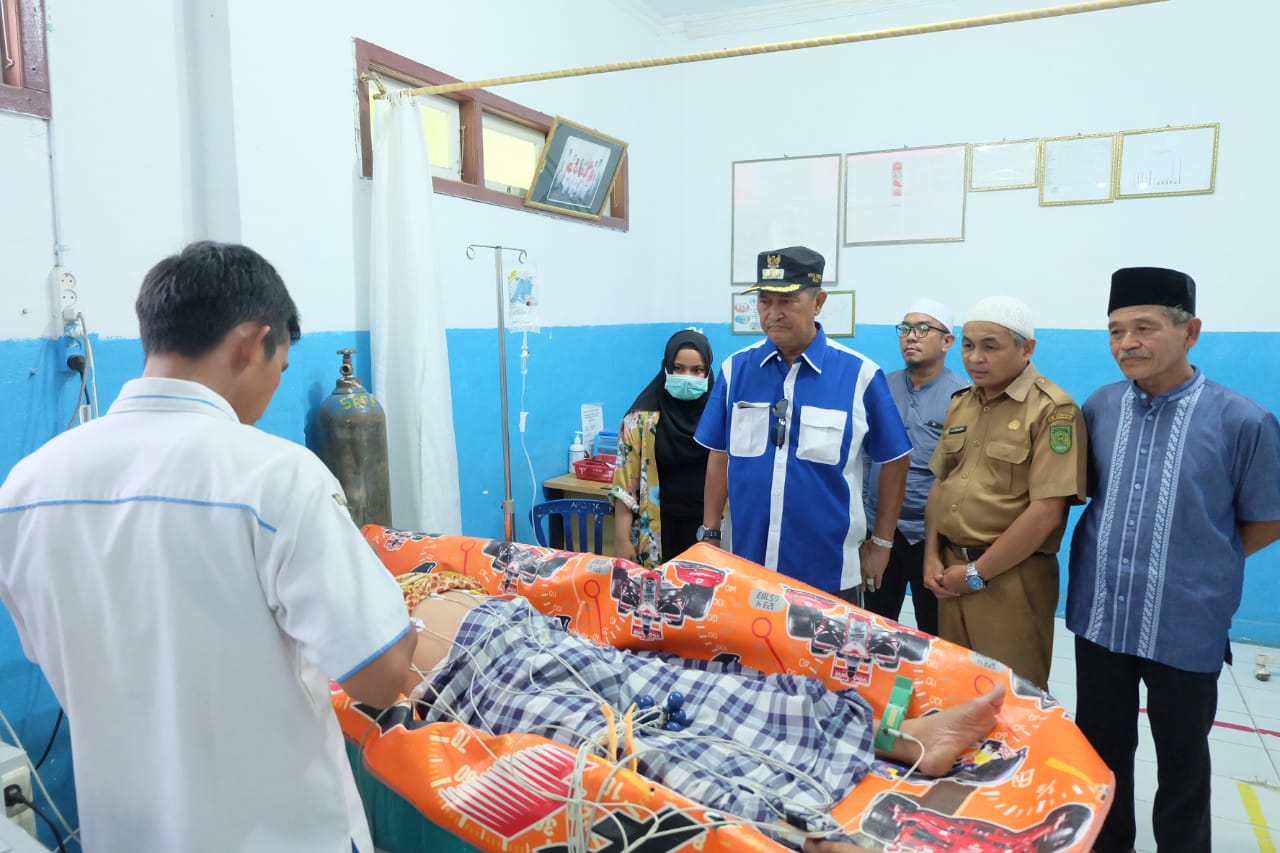 H Syamsuddin Uti Kunjungi Rumah Sakit Tengku Sulung, Pulau Kijang