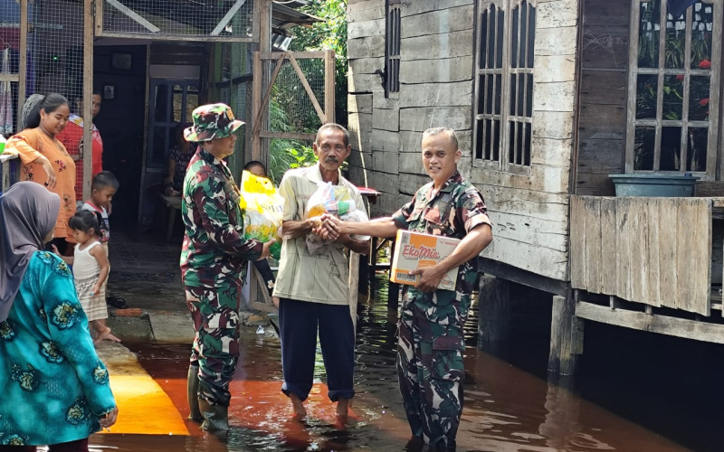 Wujud Kepedulian Sosial Kodim 0320 Dumai bagi Warga Terdampak Banjir