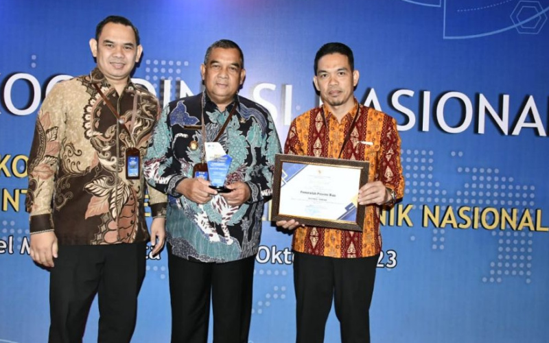 Pemprov Riau Terima Penghargaan