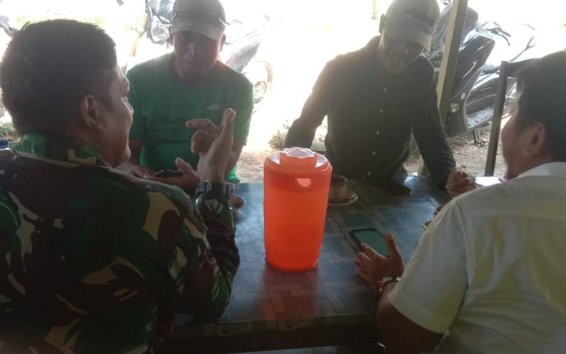 Babinsa Koramil 03 SS Giat Komunikasi Sosial Bersama Warga