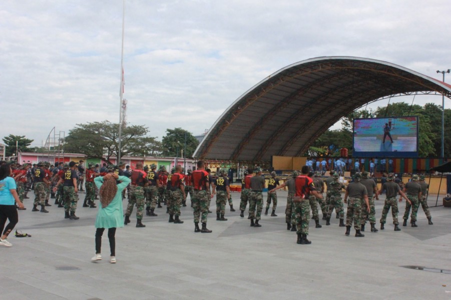 Peringati HUT ke-80, TNI dan Forkopimda Dumai Kompak Gelar Senam dan Bhakti Sosial