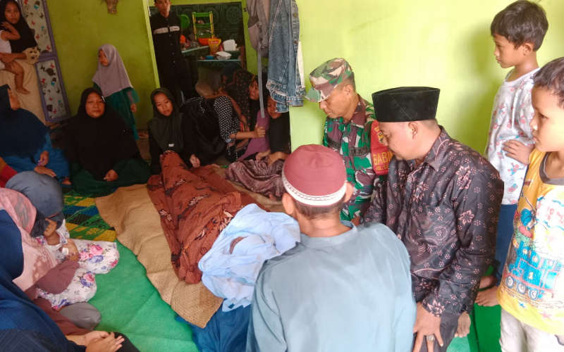 Babinsa Koramil 03/SS Hadiri prosesi Pemakaman Salah Satu Warga