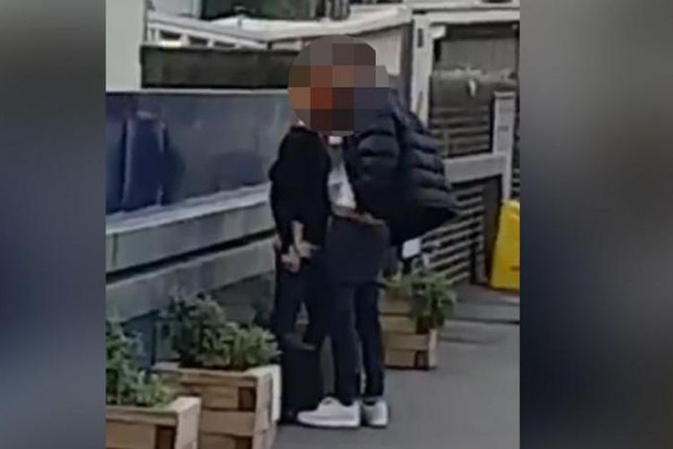 Terekam 'Gituan' di Platform Stasiun, 2 Remaja Diburu Polisi