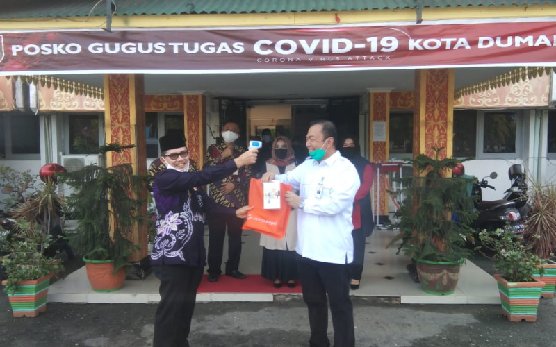 Bank Riau Kepri Serahkan Bantuan Thermo Gun ke Pemko Dumai