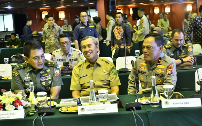 Hadiri Rakor Karhutla 2023, Gubri Sampaikan Update Riau