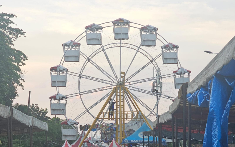 Diduga Belum Kantongi Izin, Wahana Permainan Tutup Jalan HR Soebrantas Dumai Tuai Sorotan